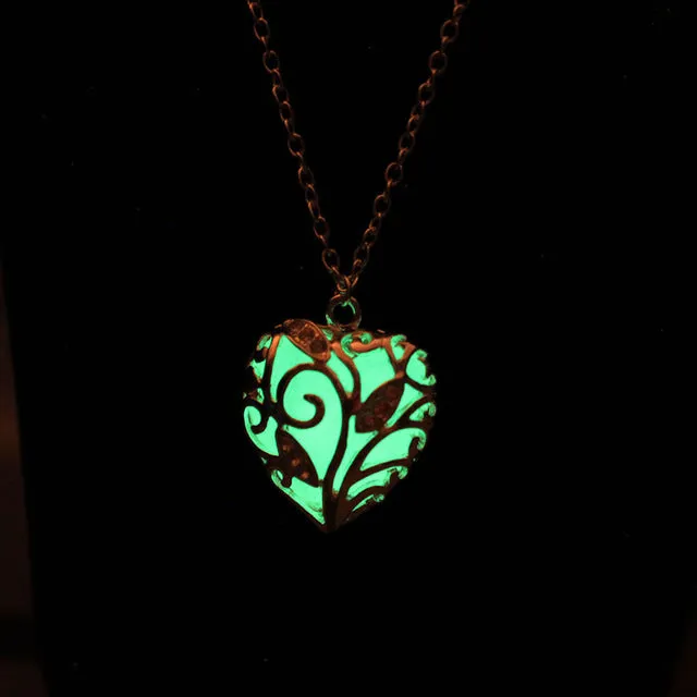 2017 Fluorescence Necklace women love heart gift Glow in the Dark Pendant necklace with 48cm chain blue green pink Jewelry