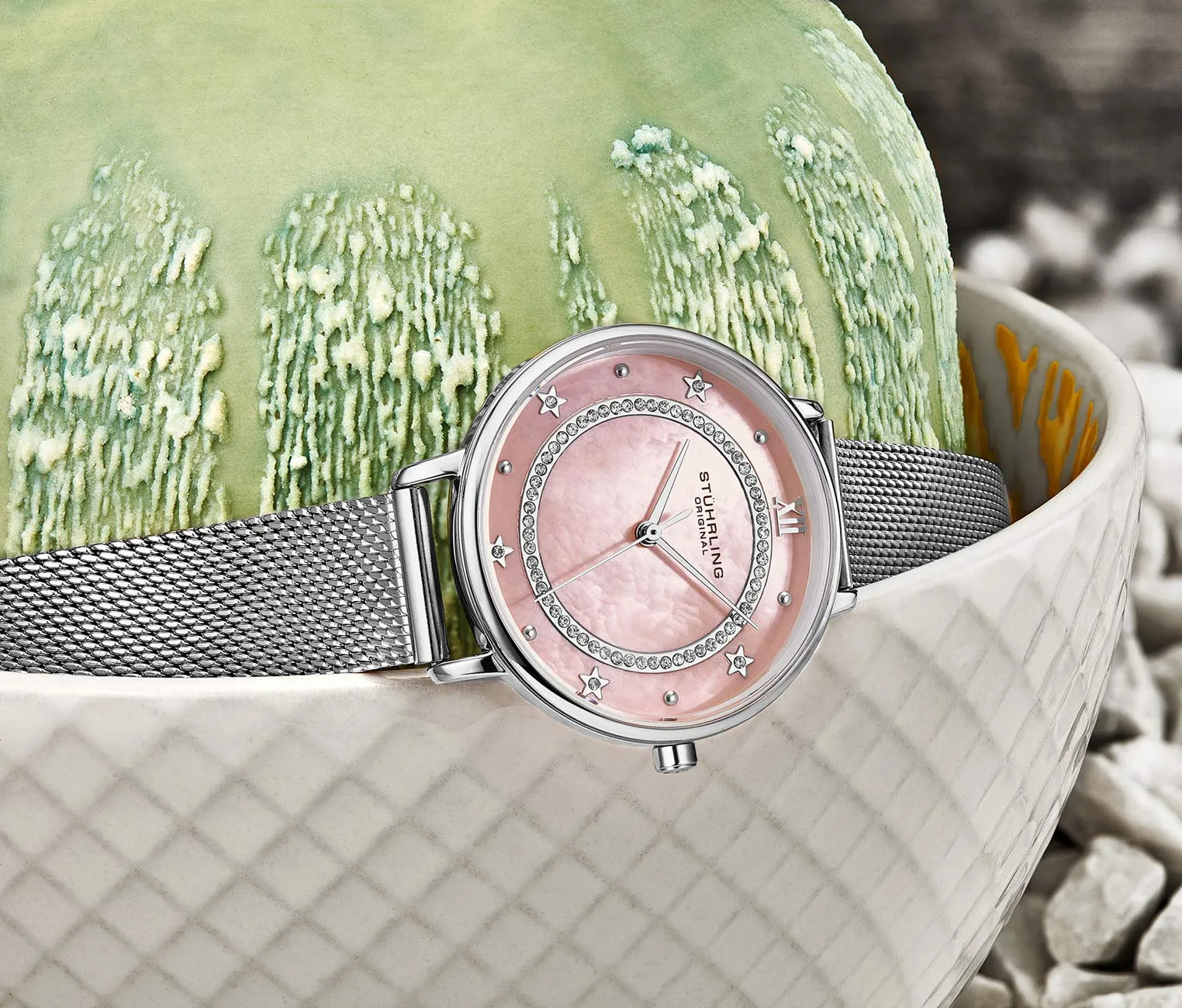 Charm 3993 Quartz 34mm Fashion