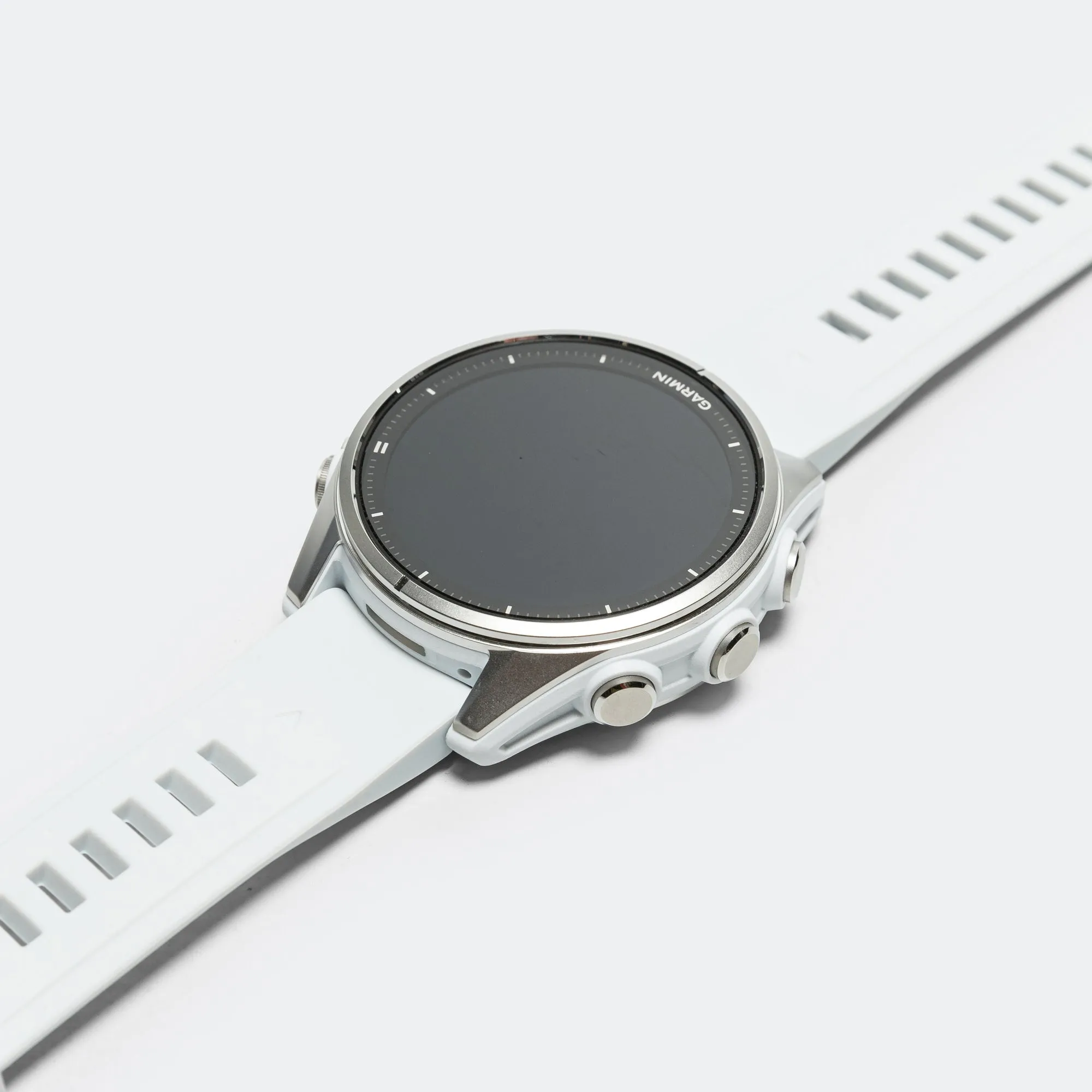 fēnix® 8 - 43mm  AMOLED - Silver w/Whitestone silicone band