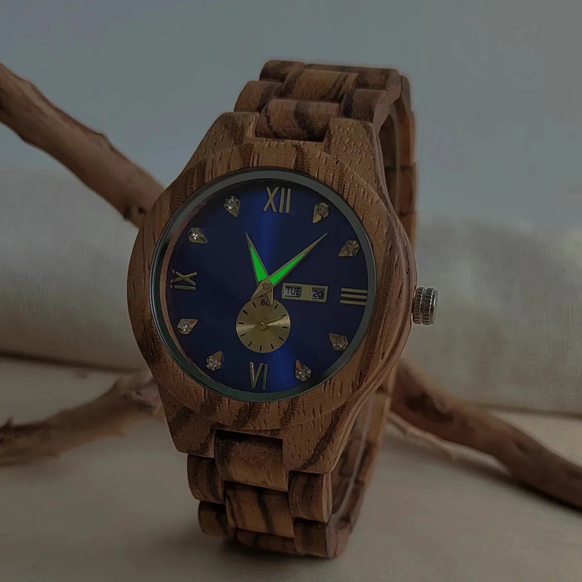 Women's Fashion Simulated Diamond Dia Clock Stylish simplicity Quartz Wooden Viking Watch