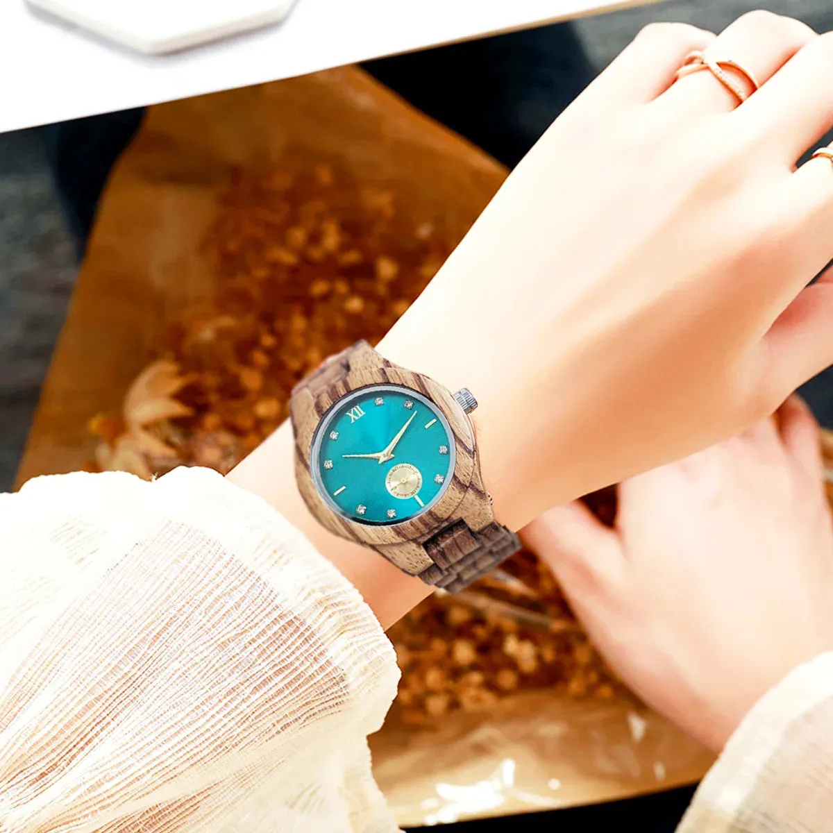 Women's Fashion Simulated Diamond Dia Clock Stylish simplicity Quartz Wooden Viking Watch